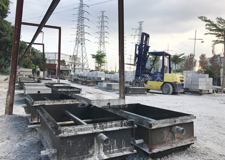 圍擋基礎(chǔ)塊水泥塊-深圳圍擋基礎(chǔ)施工工程-圍擋基礎(chǔ)-深圳市大通建材有限公司鋼圍擋生產(chǎn)定制廠家