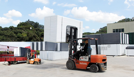 大通建材，工地圍擋，施工圍擋廠家，貨源穩(wěn)定，自由工廠生產(chǎn)銷售。